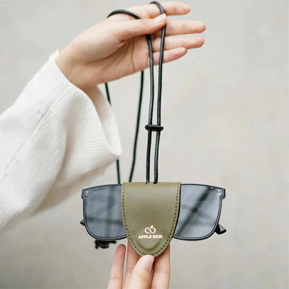 AppleSkin Reclaimed Magnetic Eyeglass Clip